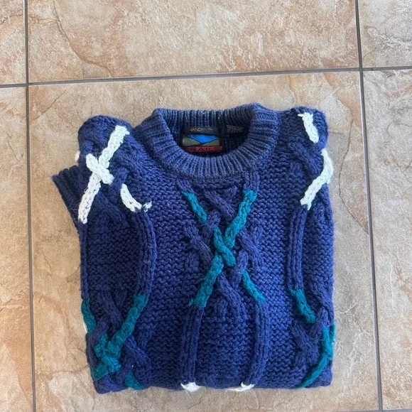 Vintage 90’s chunky knit Navy Sweater acrylic knit size small - Picture 7 of 7